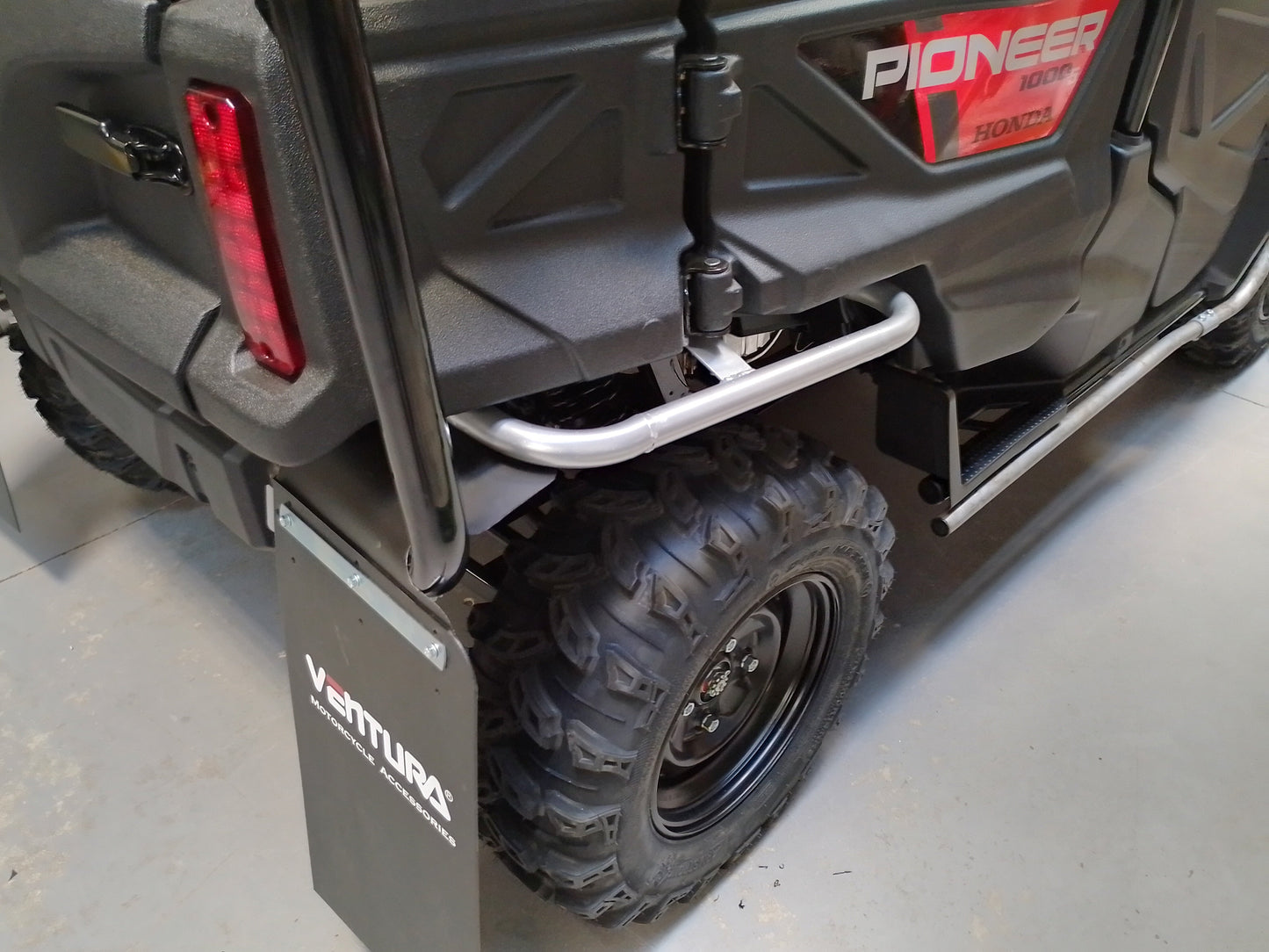 Honda Pioneer 1000-5P (22 - >) Accessories